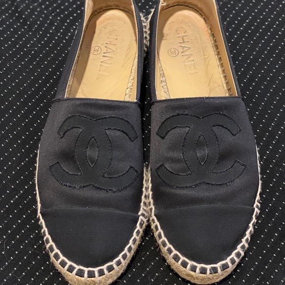 Chanel black satin espadrilles size 38 - Picture 2 of 9